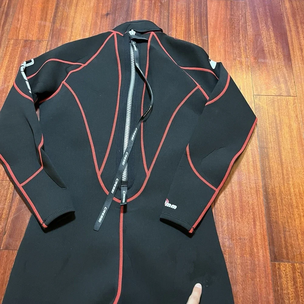 Cressi Maya Wetsuit Mens XL / 5 2.5mm Full Wetsuit Black Red SC 1981518 Anatomic